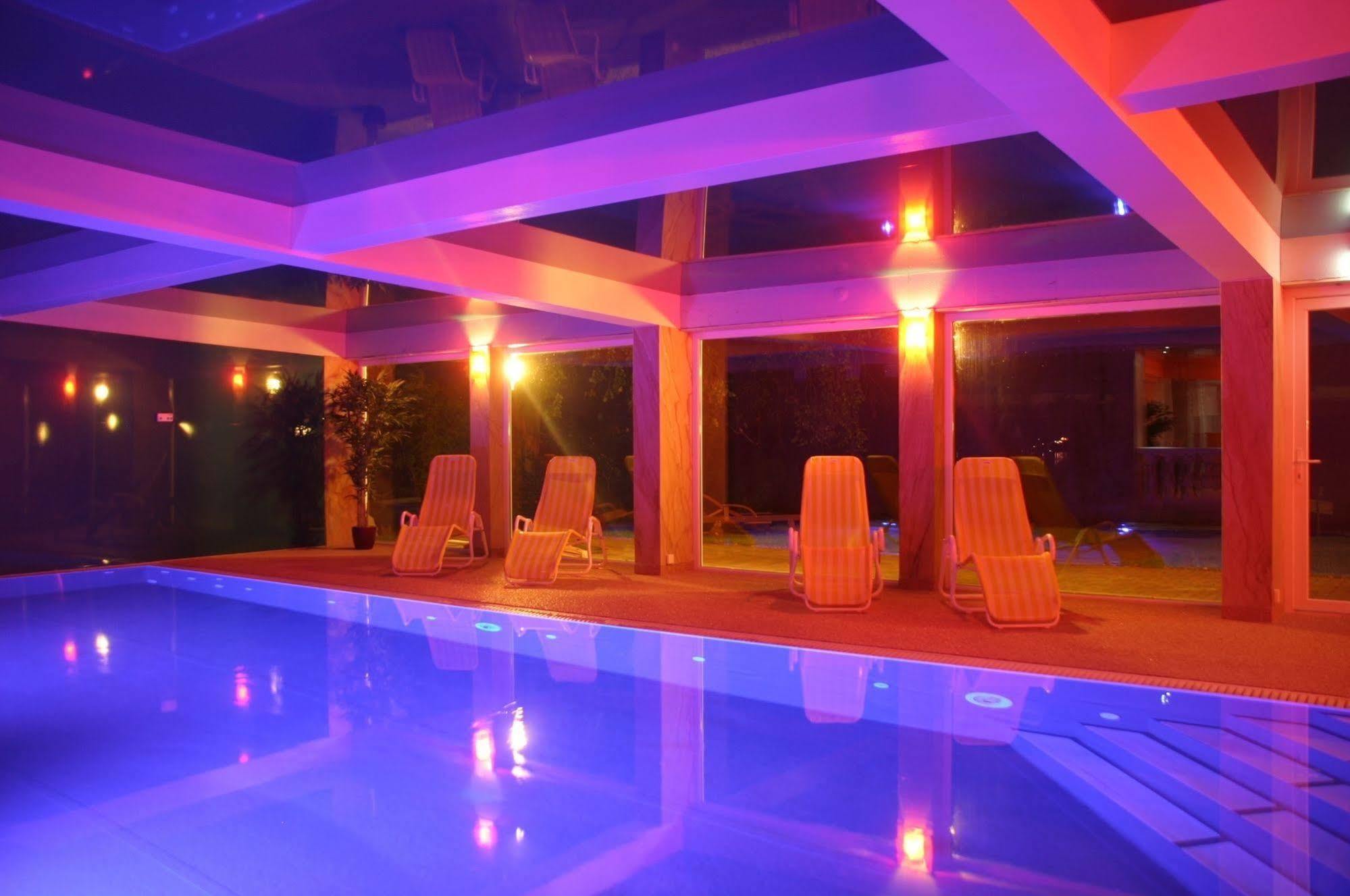 Hotel Resort Maerkisches Meer Diensdorf-Radlow Екстер'єр фото